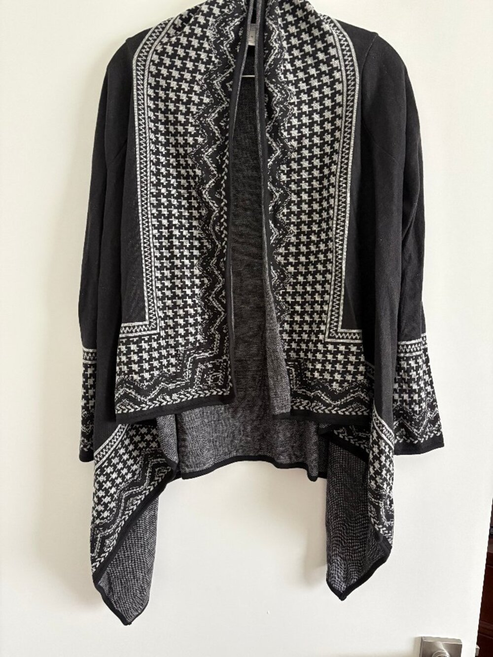 NWOT Dana Buchman Waterfall Cardigan - 3/4 Sleeves - Black & Beige - Size S.